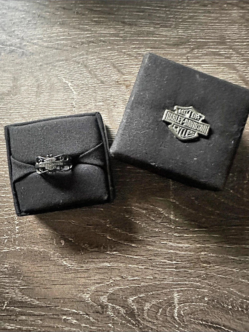 Women’s Harley-Davidson sterling silver shield ring. - Picture 2 of 3